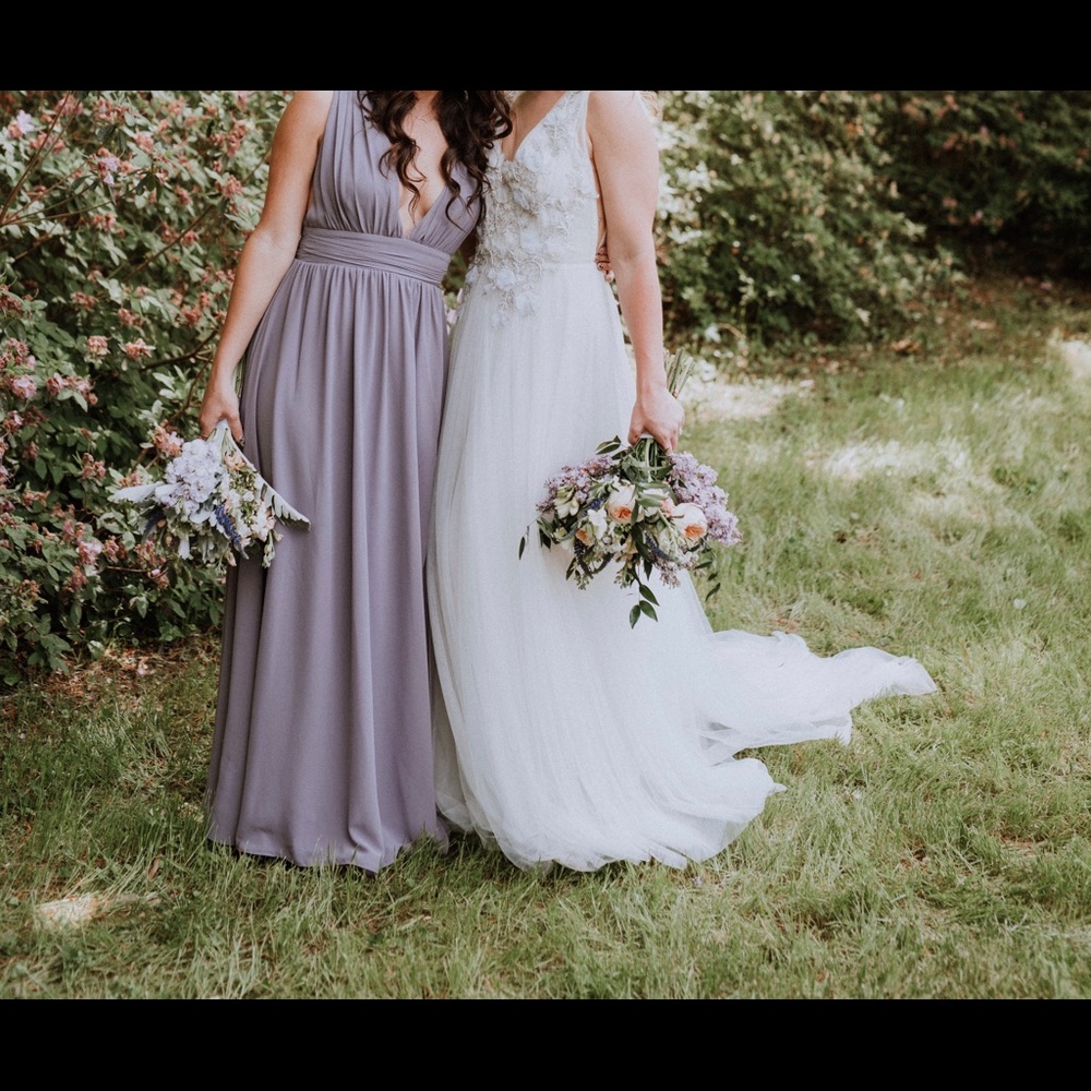 Lulu’s dusty purple plunging v dress